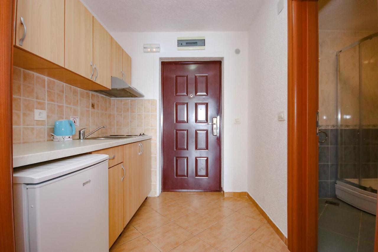 Studio Apartments Aleksandra Утьеха Экстерьер фото